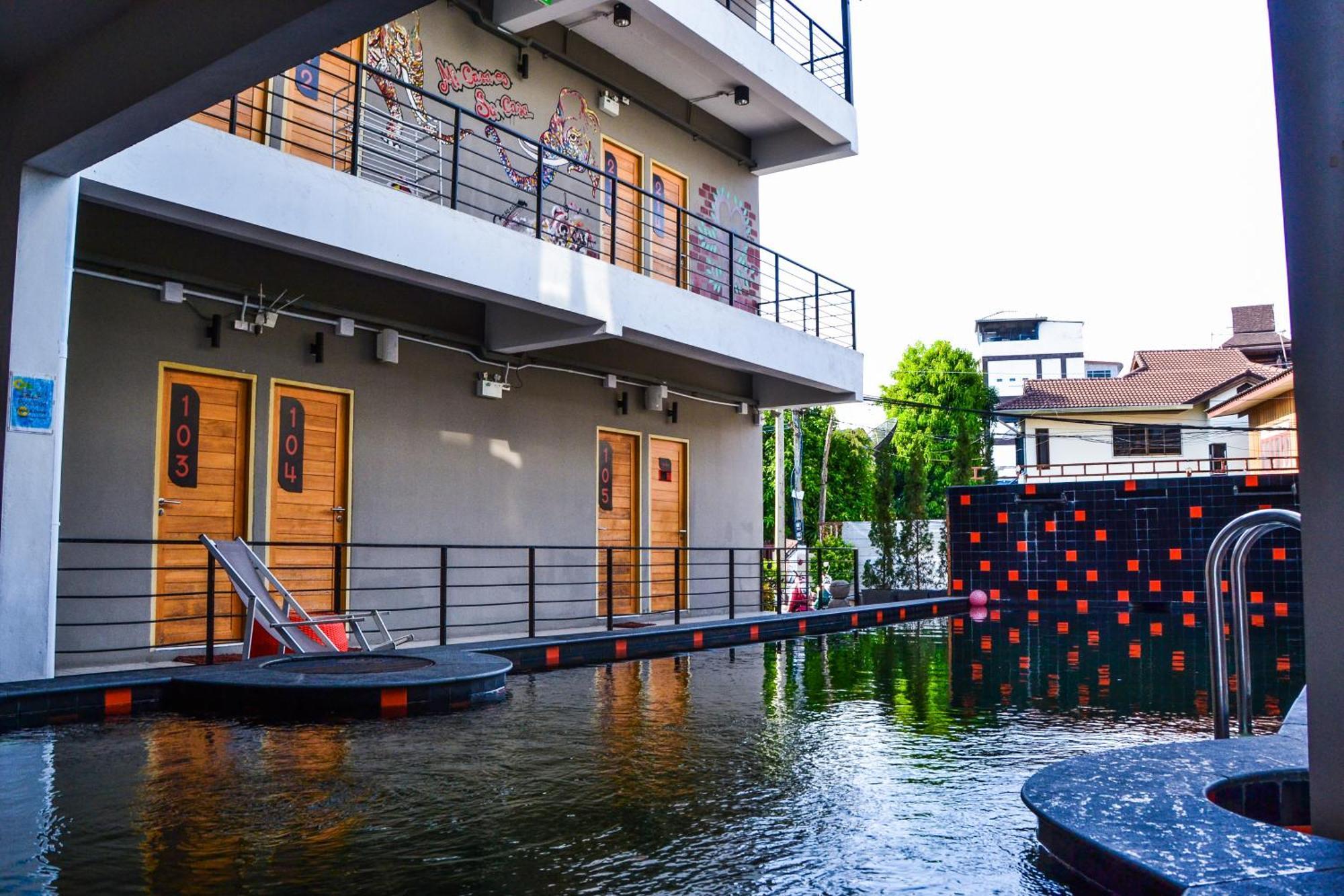 Mad Monkey Albergue Chiang Mai